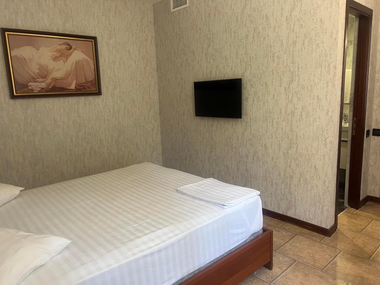 Park Avenue Hotel Ереван Экстерьер фото