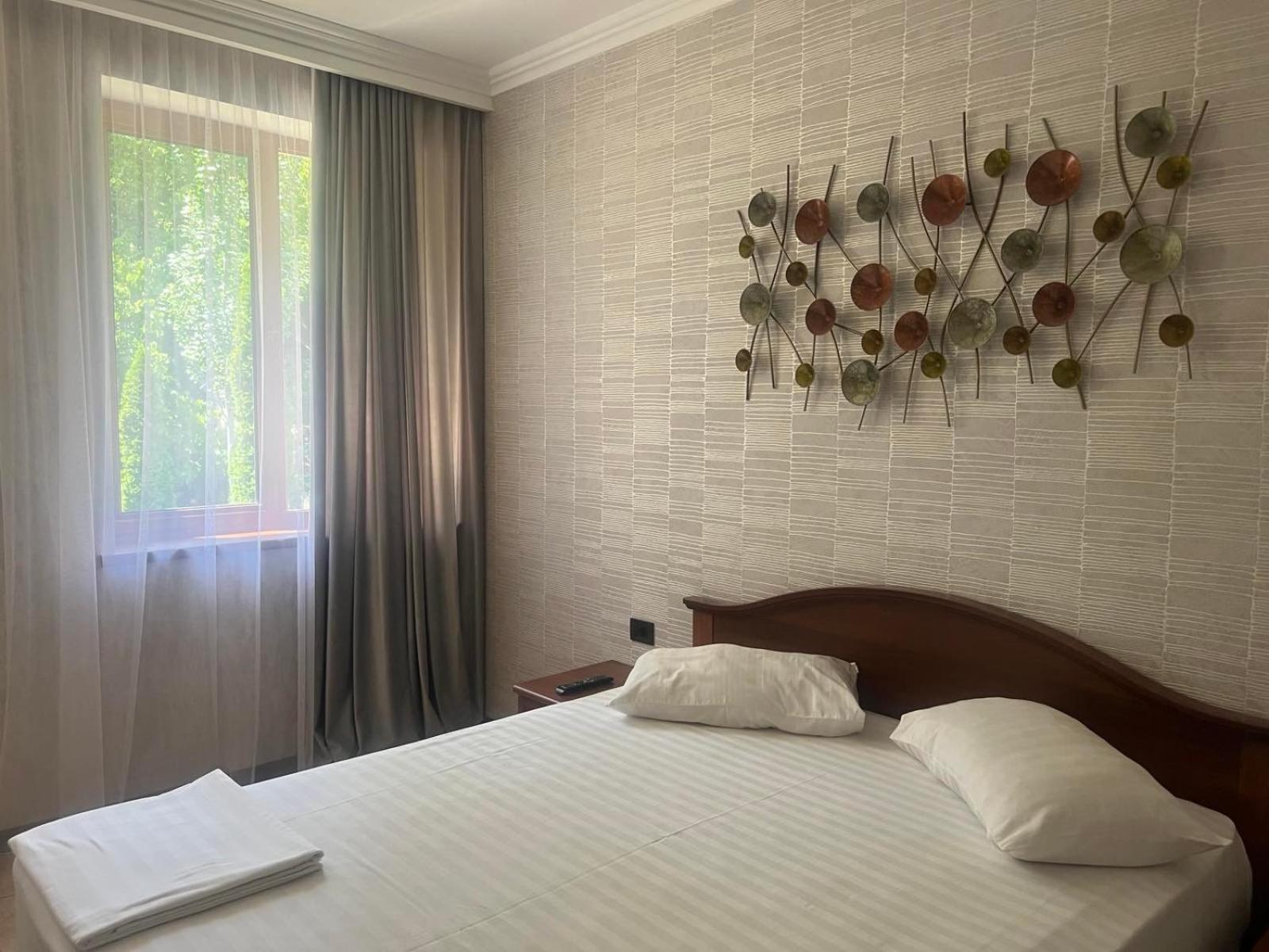 Park Avenue Hotel Ереван Экстерьер фото
