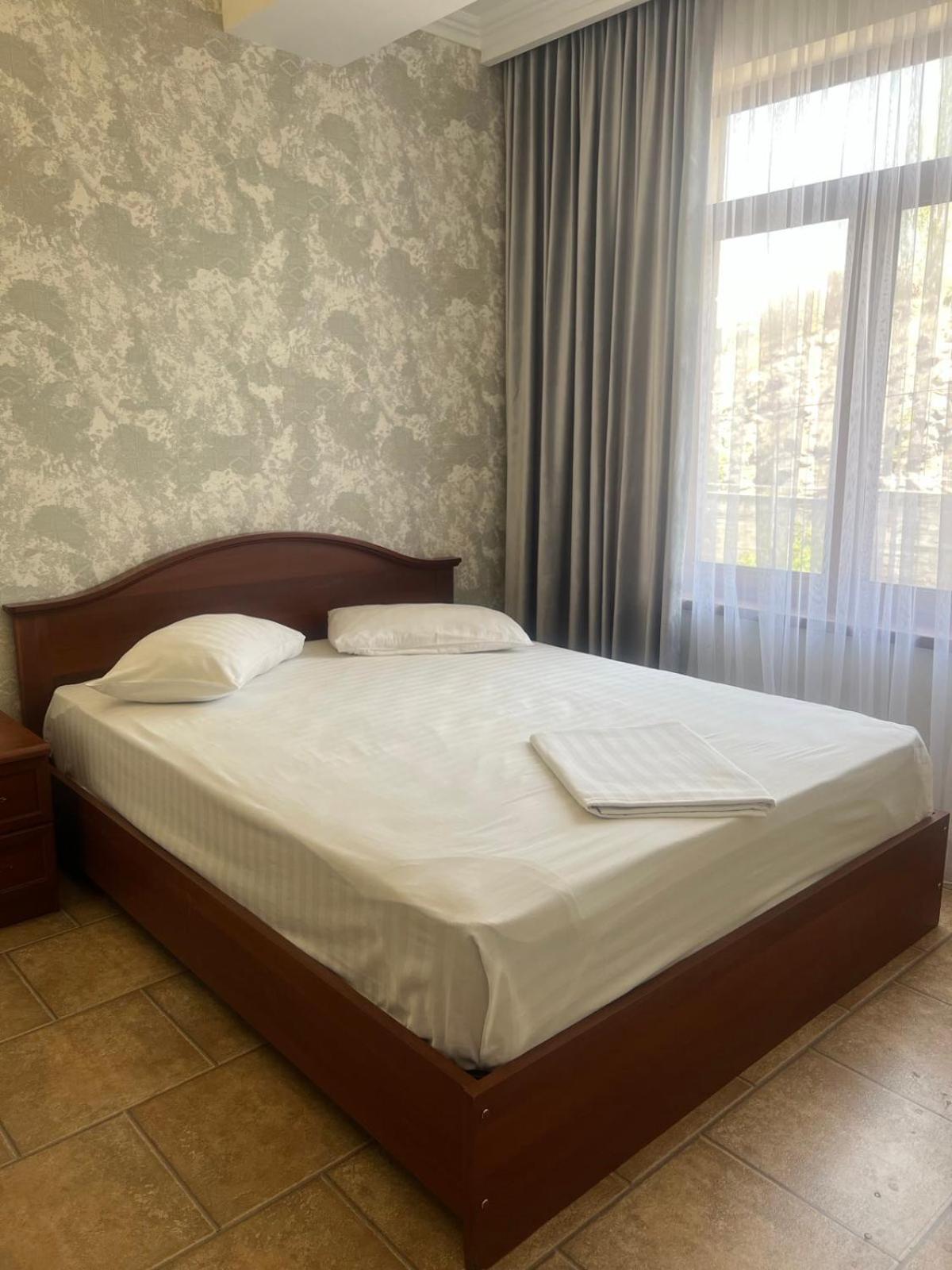 Park Avenue Hotel Ереван Экстерьер фото