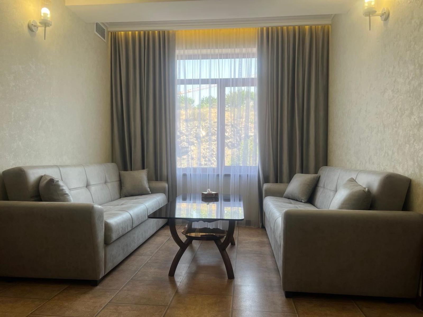 Park Avenue Hotel Ереван Экстерьер фото