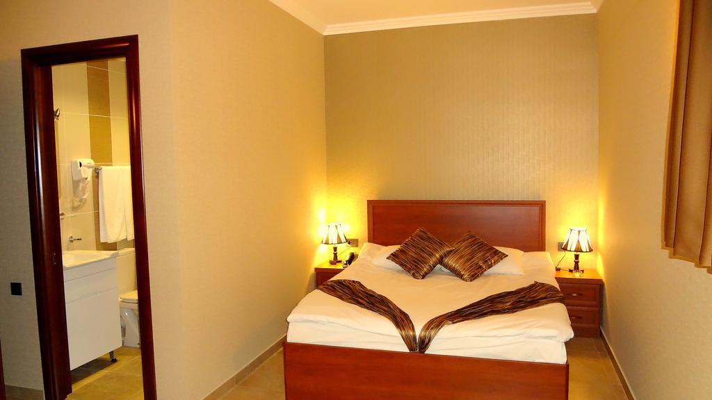 Park Avenue Hotel Ереван Номер фото